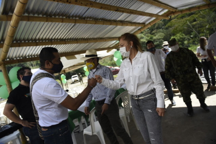 Cortolima se compromete con Cajamarca con un vivero de Palma de Cera