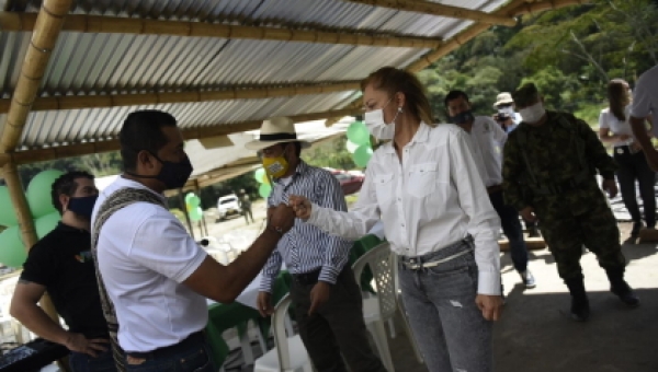 Cortolima se compromete con Cajamarca con un vivero de Palma de Cera