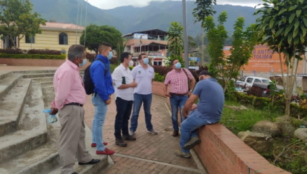 Cortolima atiende llamado para salvar Ceiba de San Antonio