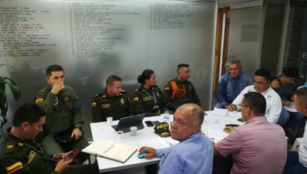 Cortolima y la Policía Nacional se unen para restablecer zonas afectadas por los incendios forestales