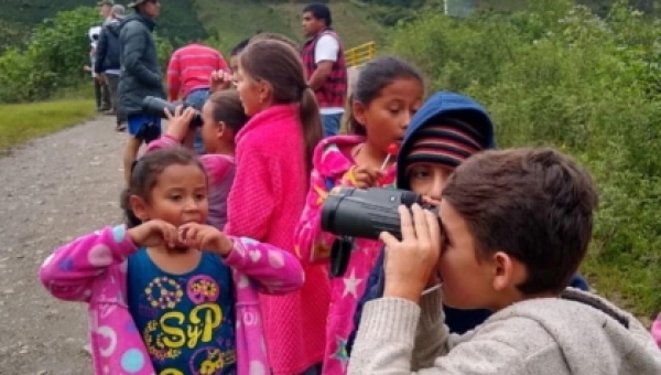 Los chiquillos del Tolima se inician como avistadores de aves