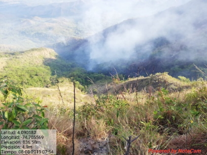 Carmen de Apicalá en llamas por la irresponsabilidad humana