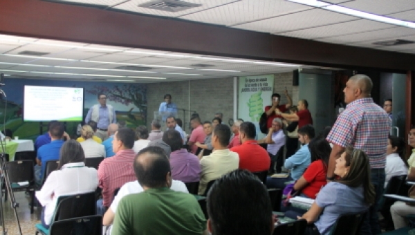 Socialización PMT Av. Mirolindo autorizando la construcción del colector las Quintas y mejoramiento colector “Ferrocarril”