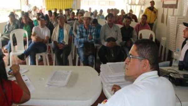 Cortolima firma convenios de cooperación con JAC de Las Hermosas para descontaminar el río Amoyá