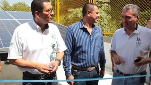 Cortolima entregó la primera planta de bombeo de aguas residuales con uso de energía solar en Tolima