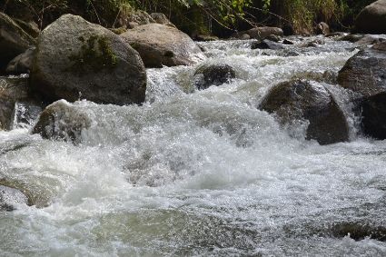 Cortolima hace seguimiento al recurso hídrico con equipos propios de medición hidrométrica