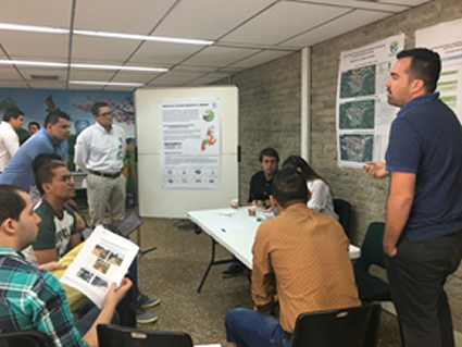 En Cortolima se desarrolla la feria de información de ordenamiento territorial.