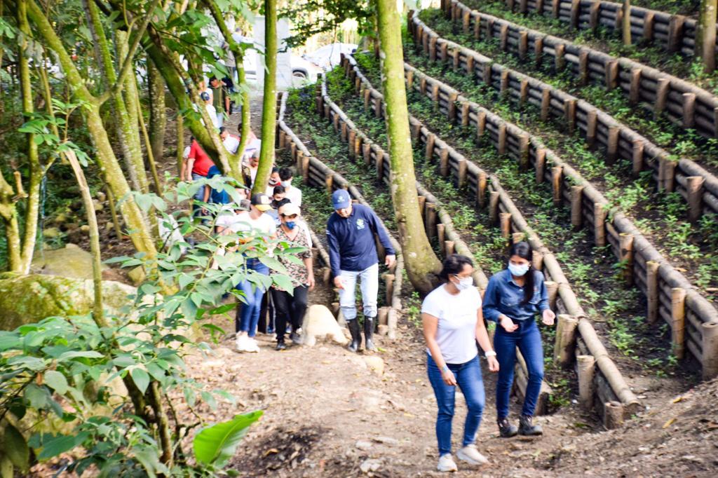 CORTOLIMA ADELANTA RECORRIDO A LAS OBRAS DE BIOINGENIERÍA DE MANOS AL AGUA 2