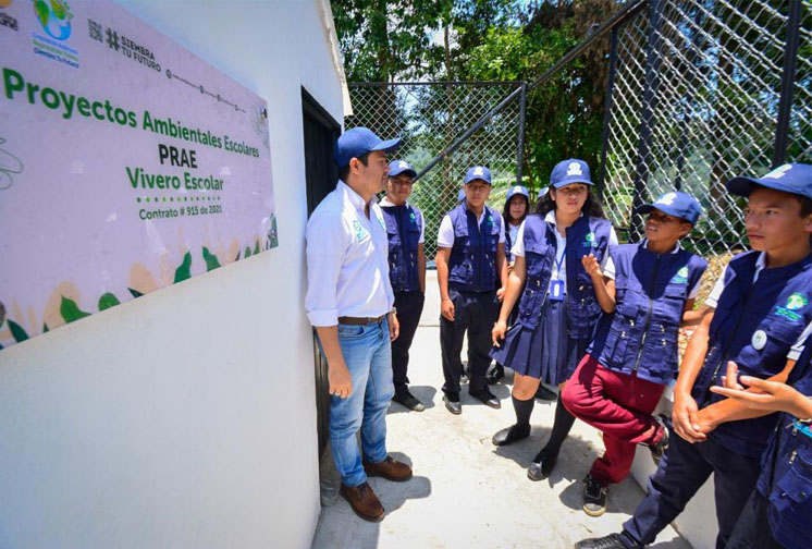 Cortolima fortalece la educación ambiental de niños y niñas del Tolima: Entregó vivero escolar en El Líbano